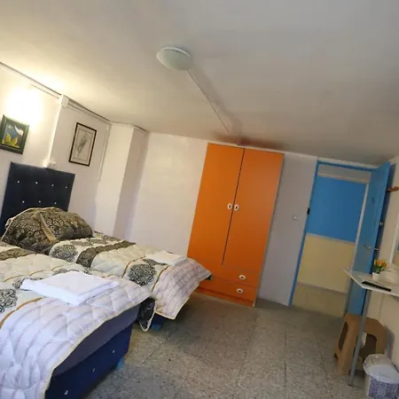אכסניה Penssion Dali